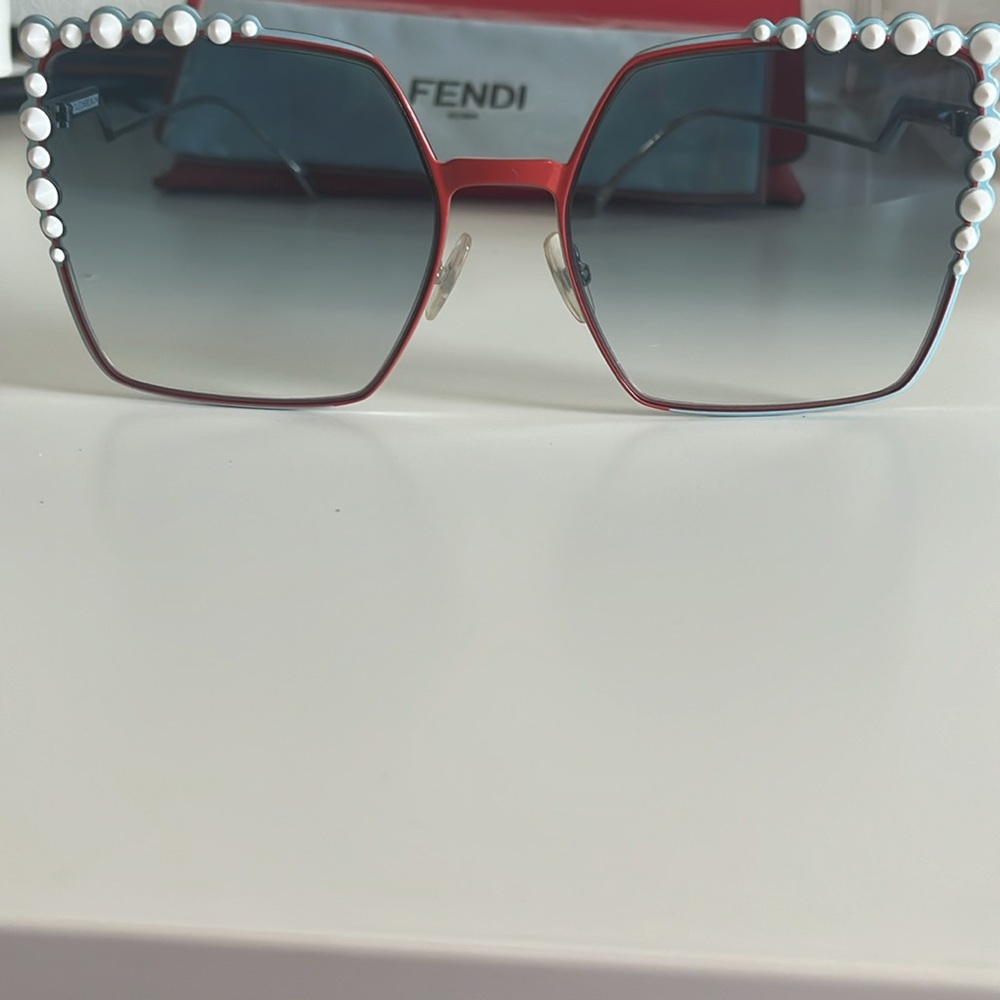 NWT Fendi 0259 cat eye sunglasses